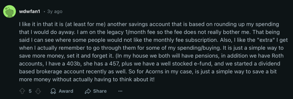 Reddit post about a user's positive experience with Acorns