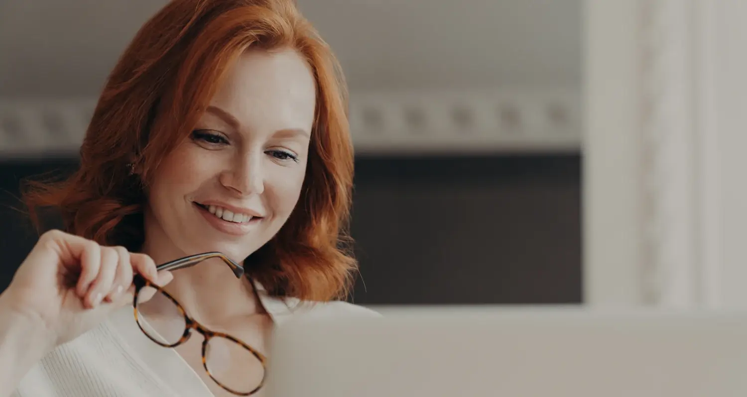 woman-reads-information-on-website-in-internet-wo-2022-04-16-17-12-40-utc